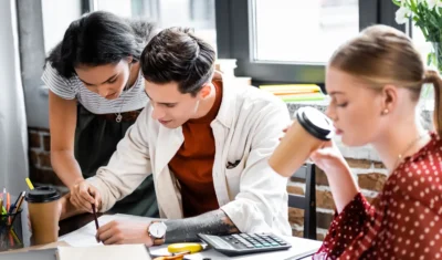 Escotec Qualificação Profissional em Suzano - SP: há 40 anos, líder em formações profissionais ministrando cursos em administração, automotivo, beleza, design, elétrica, hardware, idiomas, informática, mecânica, moda, fashion, software.