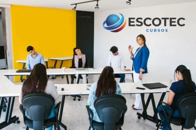 Escotec Qualificação Profissional em Suzano - SP: há 40 anos, líder em formações profissionais ministrando cursos em administração, automotivo, beleza, design, elétrica, hardware, idiomas, informática, mecânica, moda, fashion, software.