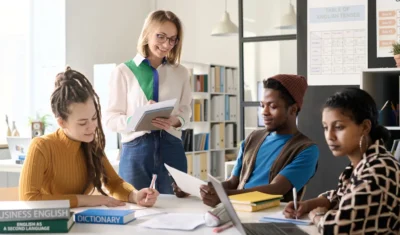 Escotec Qualificação Profissional em Suzano - SP: há 40 anos, líder em formações profissionais ministrando cursos em administração, automotivo, beleza, design, elétrica, hardware, idiomas, informática, mecânica, moda, fashion, software.